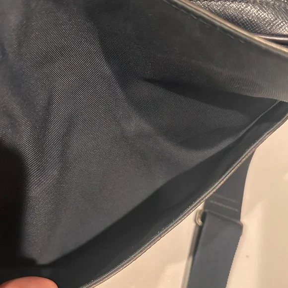 Louis Vuitton Alex Messenger PM Tiaga Leather - Picture 10 of 12